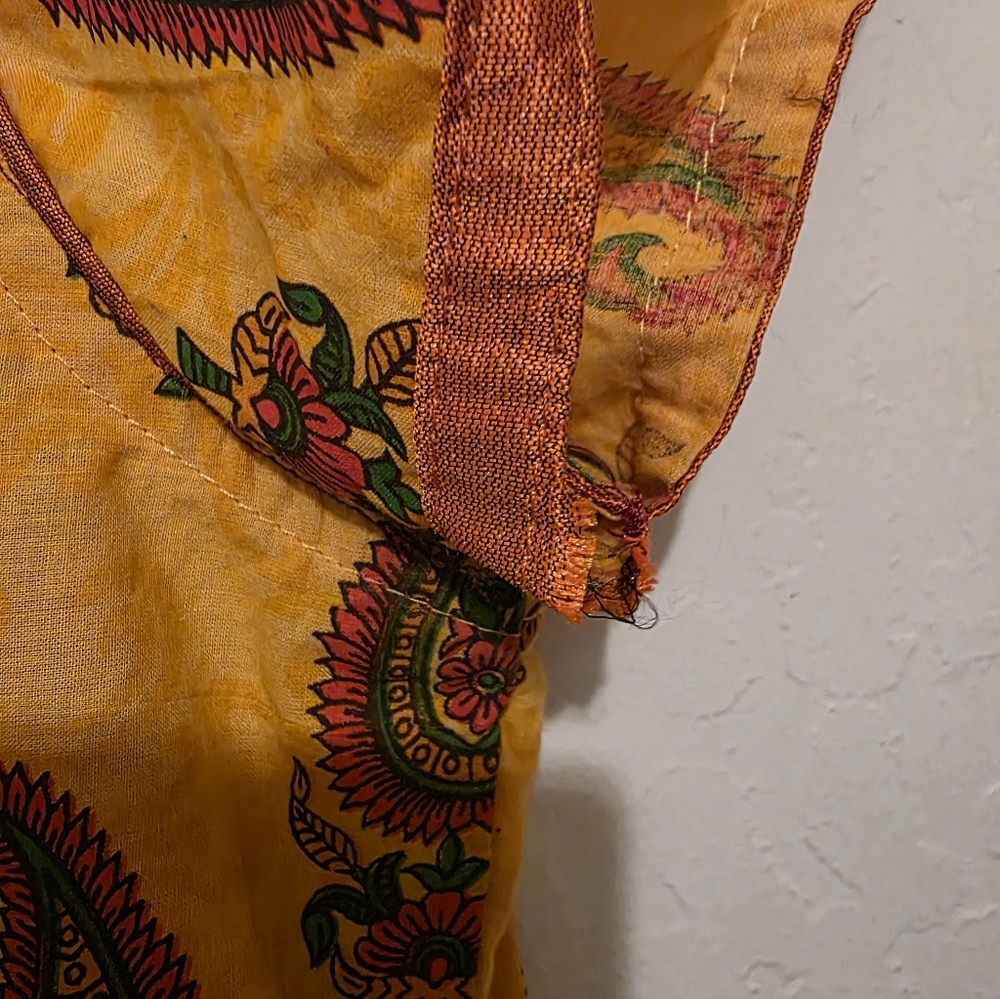 Yellow Paisley Tunic with Embroidered Detail Size XXL - Picture 9 of 11